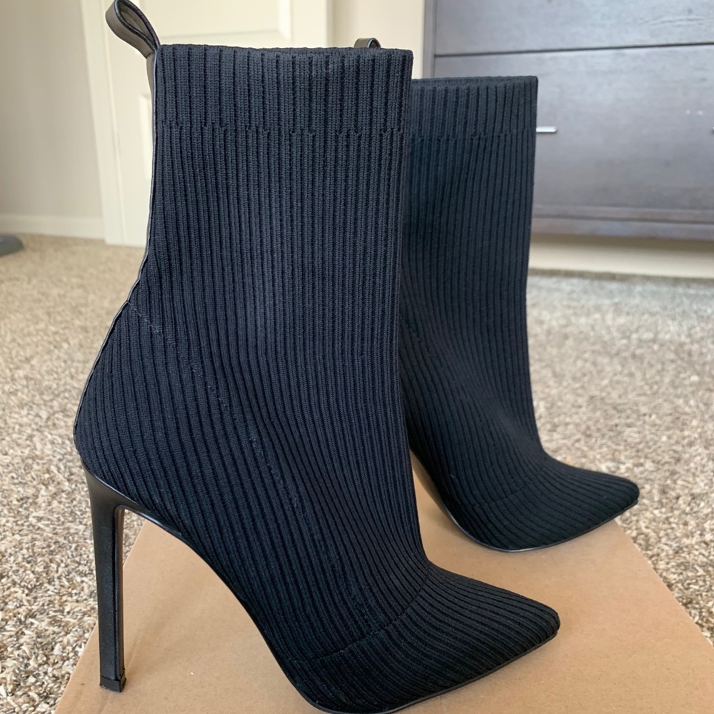 Steve Madden Dianne ribbed knit bootie
